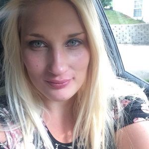 Meet your Posher, Averie